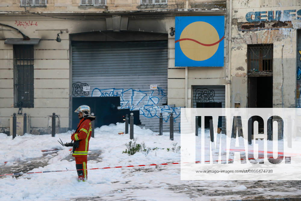 Fire at the Marchà du Soleil in Marseille: it took the fire brigade several hours to put out the blaze, which broke out at 2.19 am and destroyed around 500 m². - 11 10 2026 - France Bouches-du-Rhone Marseille - SylvainxRostaingx Pictorium LePictorium_0340461