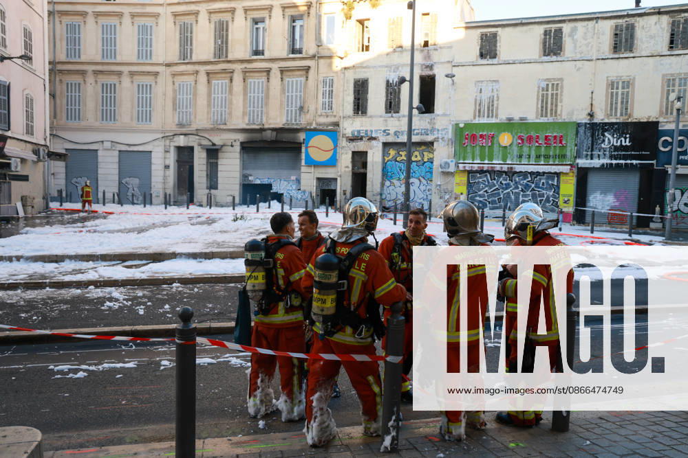 Fire at the MarchÃ du Soleil in Marseille: it took the fire brigade several hours to put out the blaze, which broke out at 2.19 am and destroyed around 500 mÂ². - 11 10 2026 - France Bouches-du-Rhone Marseille - SylvainxRostaingx Pictorium LePictorium_0340465