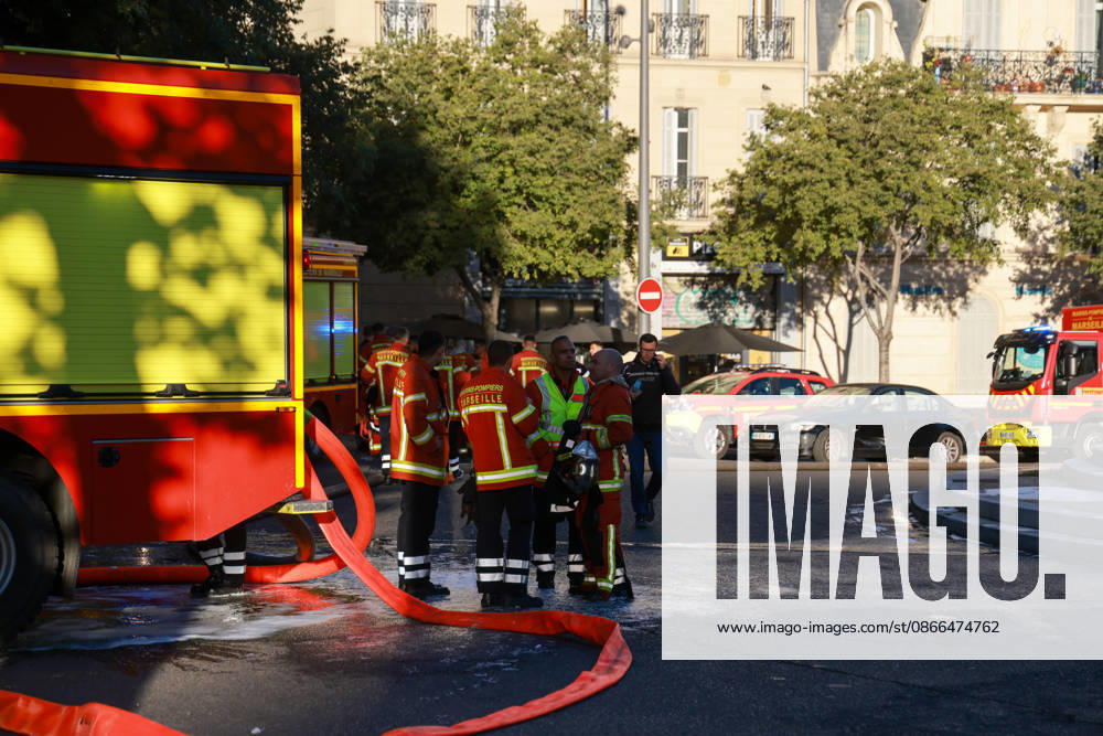 Fire at the Marchà du Soleil in Marseille: it took the fire brigade several hours to put out the blaze, which broke out at 2.19 am and destroyed around 500 m². - 11 10 2026 - France Bouches-du-Rhone Marseille - SylvainxRostaingx Pictorium LePictorium_0340471
