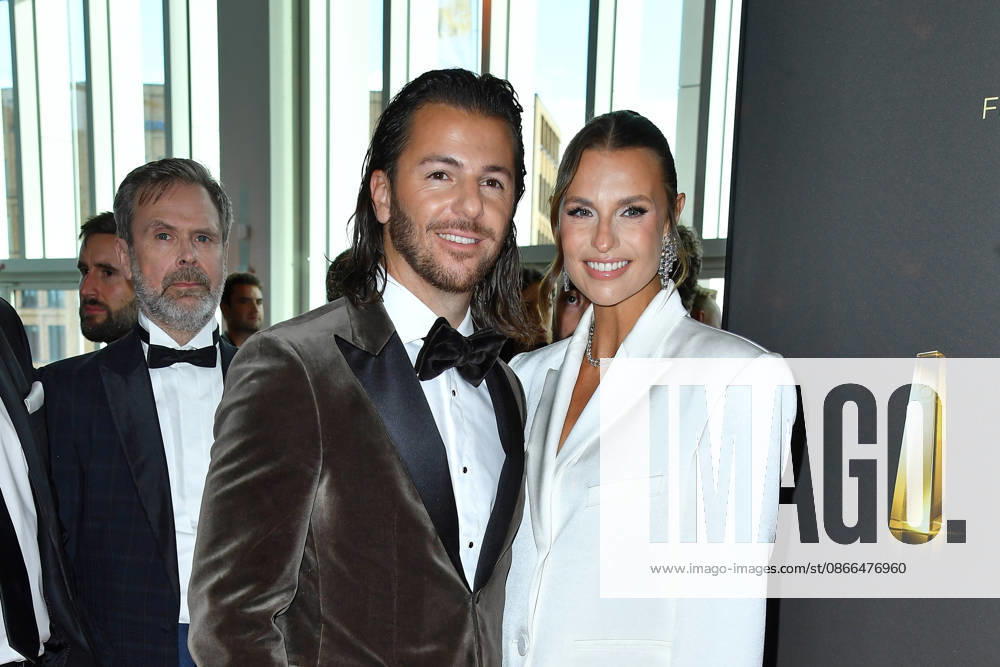 Riccardo Basile und Laura Wontorra bei der Verleihung des Deutschen Fernsehpreis im Confex Center in Köln am 09.09.2026