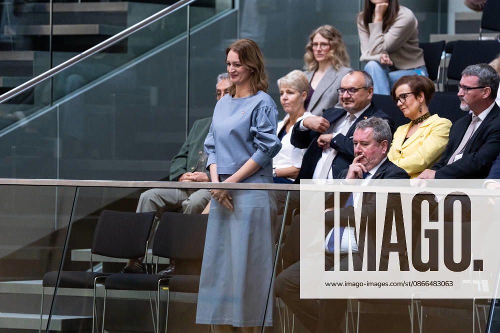 GER, Berlin, 93. Sitzung des Deutschen Bundestages im Plenarsaal des Reichstagsgebäudes. Ãgnes Forsthoffer, Präsidentin des ungarischen Parlaments zu besuch im Bundestag