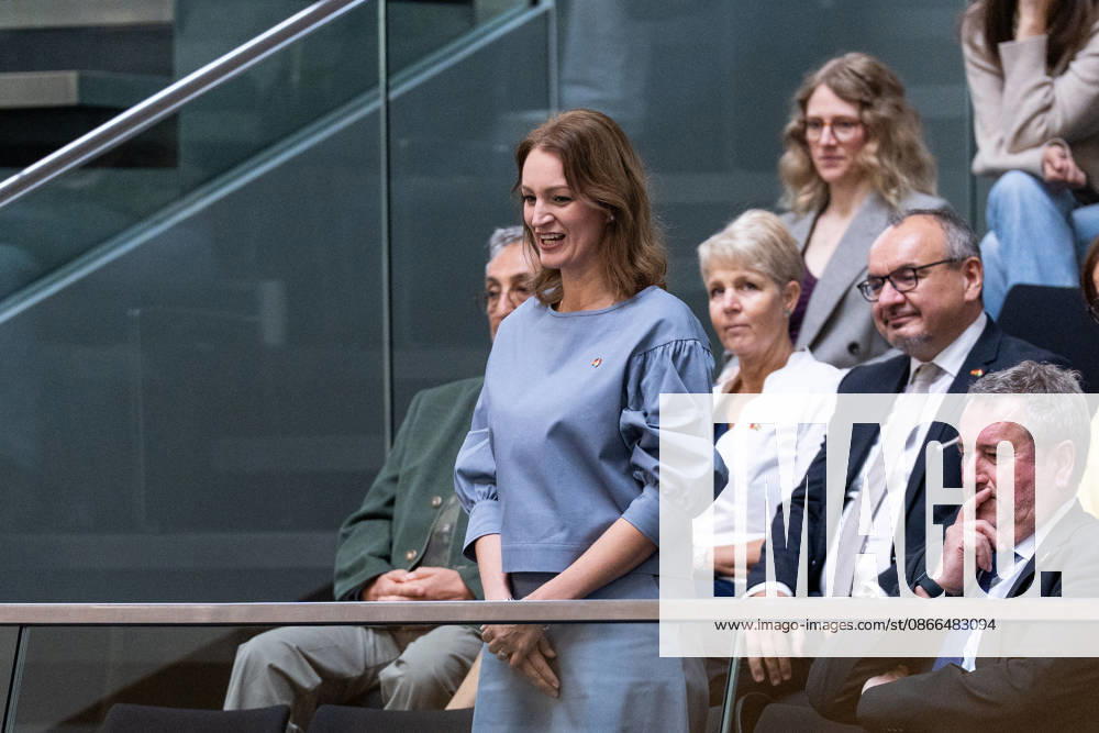 GER, Berlin, 93. Sitzung des Deutschen Bundestages im Plenarsaal des Reichstagsgebäudes. Ãgnes Forsthoffer, Präsidentin des ungarischen Parlaments zu besuch im Bundestag
