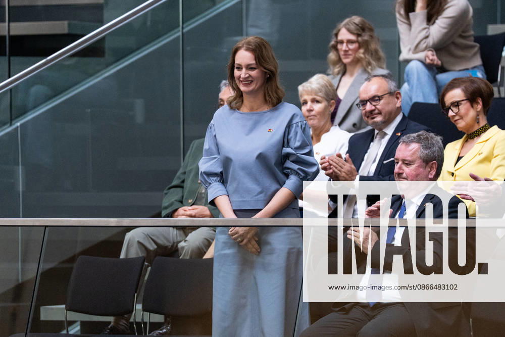 GER, Berlin, 93. Sitzung des Deutschen Bundestages im Plenarsaal des Reichstagsgebäudes. Ã?gnes Forsthoffer, Präsidentin des ungarischen Parlaments zu besuch im Bundestag
