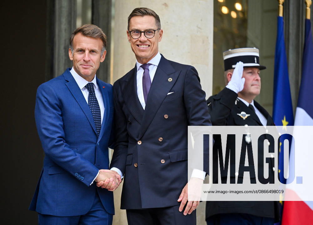 French President Emmanuel Macron welcomes Finnish President Alexander Stubb to the Élysée Palace in Paris, France, on September 10, 2026. Christian Liewig Bestimage French President Emmanuel Macron welcomes Finnish President Alexander Stubb to the Élysée Palace in Paris, France, on September 10, 2026 Paris, France