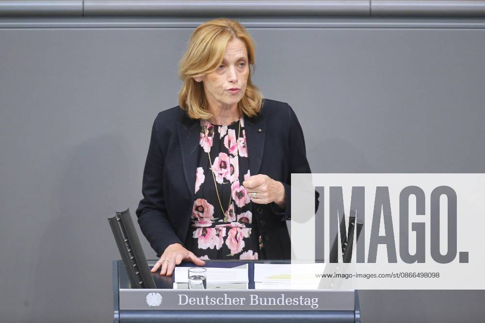 Berlin, Deutschland, 10.09.2026: Deutscher Bundestag: 93. Bundestagssitzung - Haushaltswoche: Bundesministerin für Bildung, Familie, Senioren, Frauen und Jugend Karin Prien (CDU)