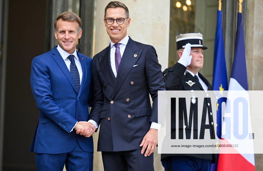 French President Emmanuel Macron welcomes Finnish President Alexander Stubb to the Élysée Palace in Paris, France, on September 10, 2026. Christian Liewig Bestimage French President Emmanuel Macron welcomes Finnish President Alexander Stubb to the Élysée Palace in Paris, France, on September 10, 2026 Paris, France