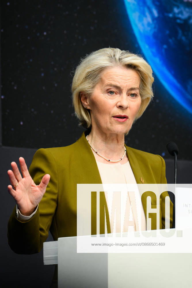SIE International Space Summit - Paris Ursula von der Leyen, President of the European Commission, delivers a speech during the International Space Summit at Grand Palais in Paris, France on September 10, 2026. Photo by Eric Tschaen Pool ABACAPRESS.COM Paris IDF France