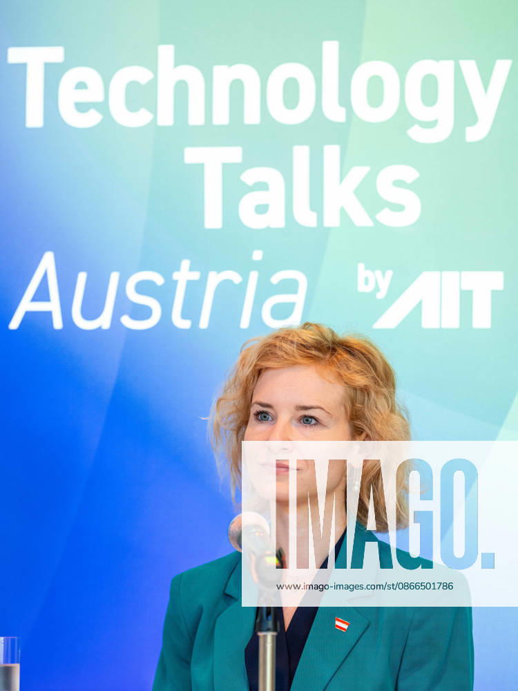 2026-09-10-Pressefoyer zur Tagung Bundesministerin für Frauen, Wissenschaft und Forschung Eva-Maria Holzleitner (SPÖ) am 10. September 2026 beim Pressefoyer zu den Technology Talks Austria 2026 in der Libelle MuseumsQuartier in Wien, Wien, Österreich.