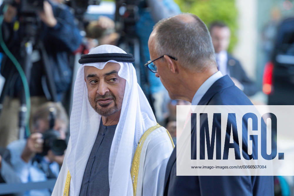 Staatsbesuch S.H. des Präsidenten der Vereinigten Arabischen Emirate, Scheich Mohammed bin Zayed Al Nahyan, in der Bundesrepublik Deutschland Deutschland, Berlin am 10. September 2026: Bundeskanzler Friedrich Merz begrüßt den Präsidenten der Vereinigten Arabischen Emirate, Scheich Mohammed bin Zayed Al Nahyan im Bundeskanzleramt.