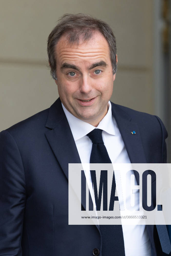 Weekly Cabinet Meeting - Paris French Prime Minister Sebastien Lecornu leaving after the weekly cabinet meeting at the Elysee Palace in Paris, France on September 10, 2026. Photo by Raphael Lafargue ABACAPRESS.COM Paris France