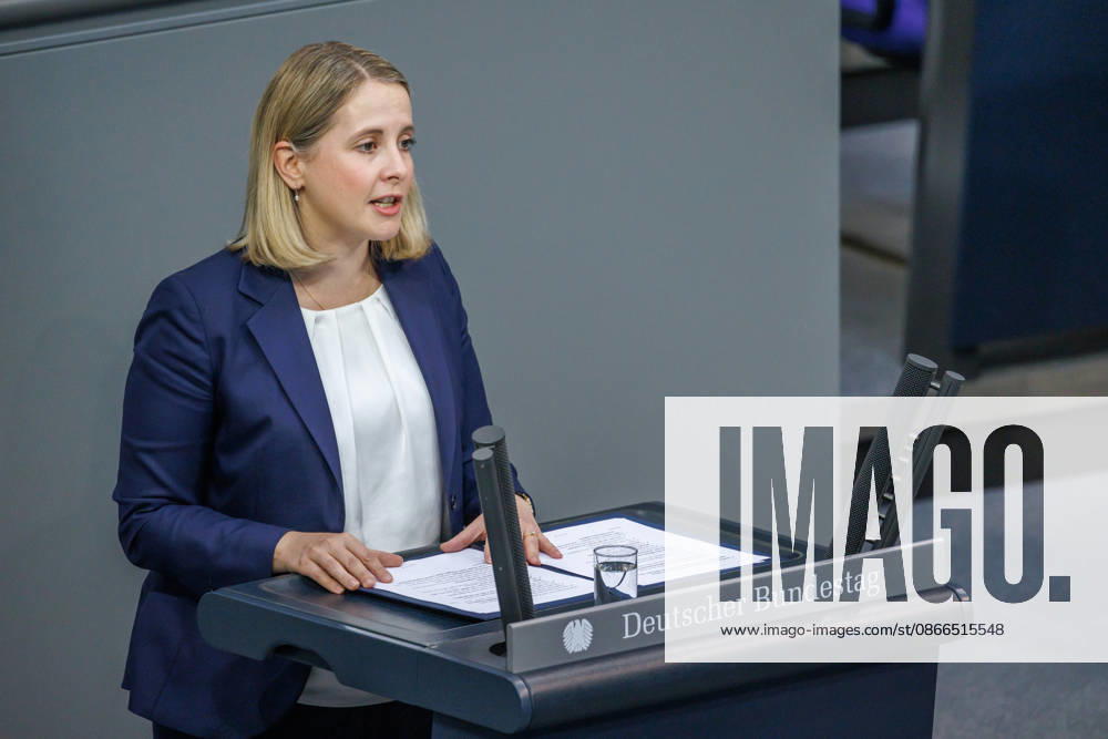 Bundestag Verena Hubertz (SPD), Bundesministerin fuer Wohnen, Stadtentwicklung und Bauwesen, im Deutschen Bundestag am 10.09.26 in Berlin. Berlin Berlin Deutschland Bundestag