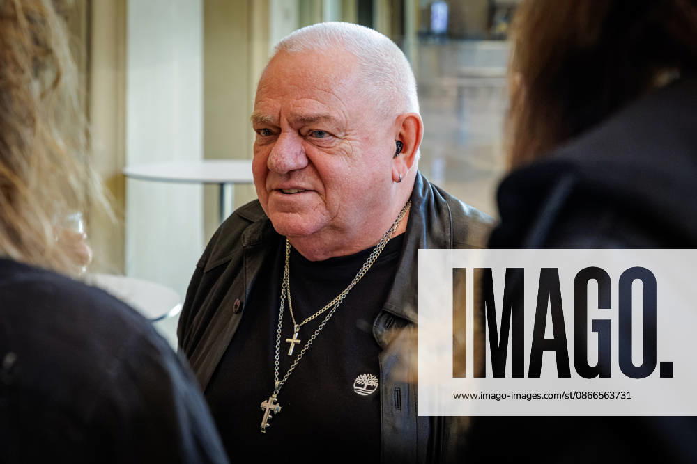 Wuppertal. Udo Dirkschneider am Rande einer Pressekonferenz zur Bekanntgabe des neu ins Leben gerufenen Udo Dirkschneider Music Award (UDMA). Wuppertal Historische Stadthalle Nordrhein-Westfalen Deutschland
