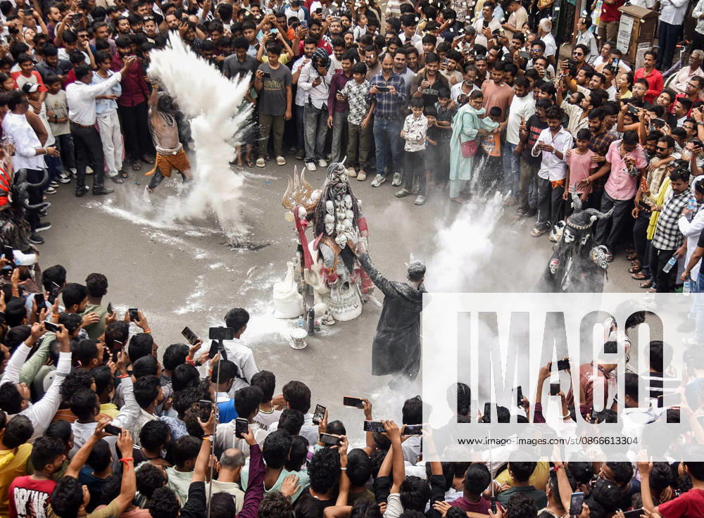 Tanha Pola celebrations in Nagpur Nagpur, Sep 11 (ANI): Devotees perform in the Kali Marbat and Pili Marbat procession, organised as part of the Tanha Pola celebrations, in Nagpur on Friday. Nagpur Maharashtra India