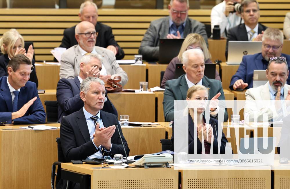 Plenum Thueringer Landtag 11.09.2026, Erfurt, Thueringer Landtag, 54.Plenarsitzung, im Bild: Fraktion der AfD, vorn Fraktionsvorsitzender Bjoern Hoecke (AfD) und Wiebke Muhsal (AfD)