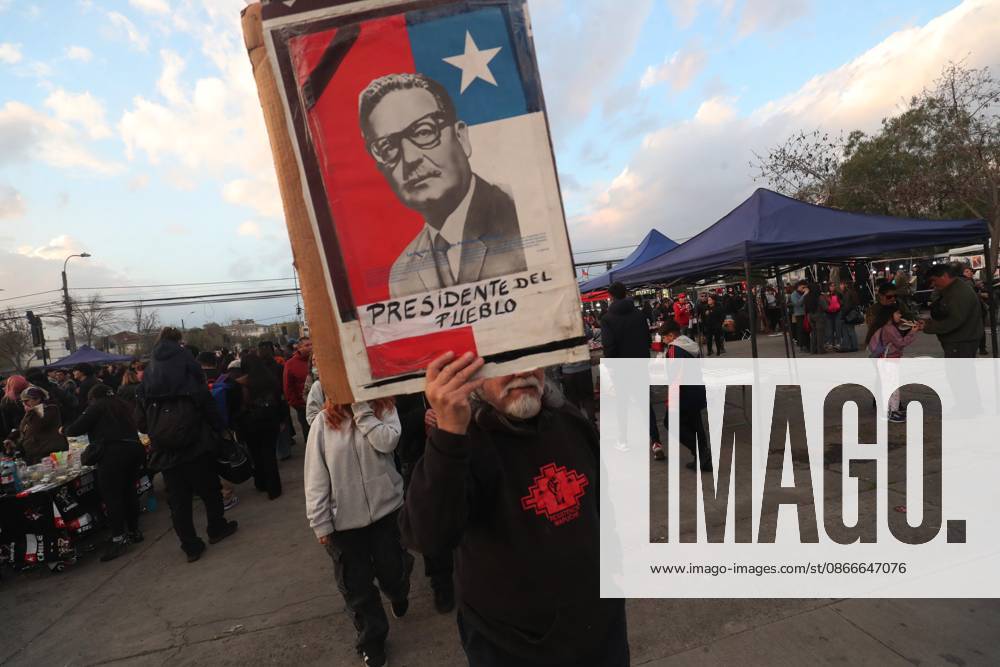Santiago, September 11, 2026. On Friday afternoon, groups of people arrived at the National Stadium to remember their loved ones, who had been taken there after it was converted into a detention center. Carlos Santibánez Aton Chile, Aton 1189687