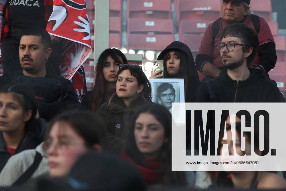 Santiago, September 11, 2026. On Friday afternoon, groups of people arrived at the National Stadium to remember their loved ones, who had been taken there after it was converted into a detention center. Carlos Santibánez Aton Chile, Aton 1189692