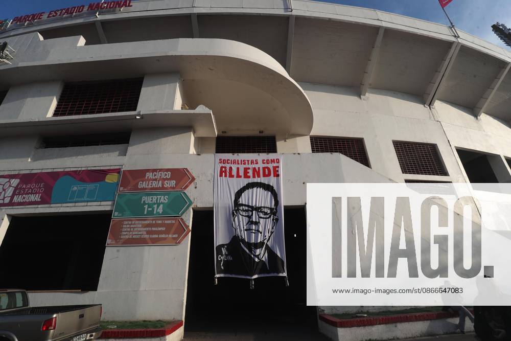 Santiago, September 11, 2026. On Friday afternoon, groups of people gathered at the National Stadium to remember their loved ones, who had been taken there after it was converted into a detention center. Carlos Santibánez Aton Chile, Aton 1189694