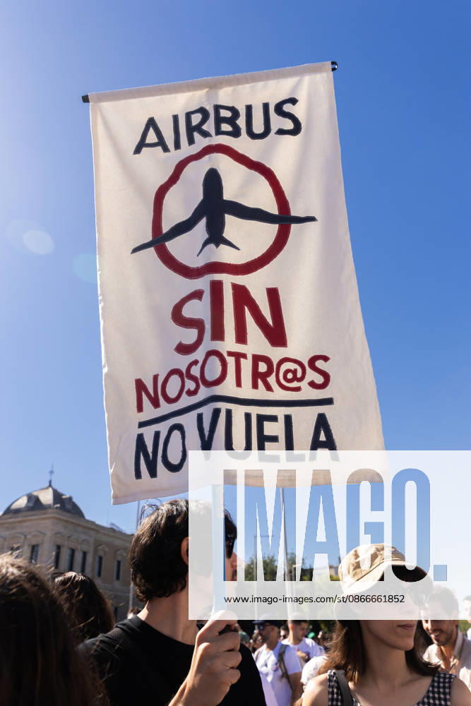 Airbus workers are demonstrating in Madrid. The protests stem from a deadlock in negotiations with company management over the new collective bargaining agreement. The workforce is demanding wage increases linked to the actual Consumer Price Index (CPI) to prevent a loss of purchasing power. They are also calling for guarantees regarding employment levels and the allocation of new workloads to ensure the long-term viability of the company s industrial plants in Spain. Madrid SPAIN - ZUMAl221 20260912_zip_l221_001