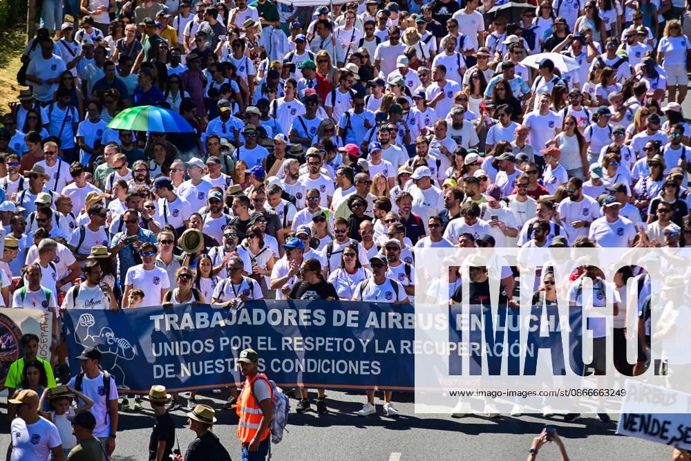 Workers from Airbus take part in a march for dignity at work in Madrid, organized by CGT Metal Madrid. The demonstration starts at Plaza de Colo³n and proceeds along Paseo de la Castellana towards the Ministry of Industry. Workers demand dignity at work and defend their labor rights and working conditions. Madrid SPAIN - ZUMAz108 20260912_znp_z108_050