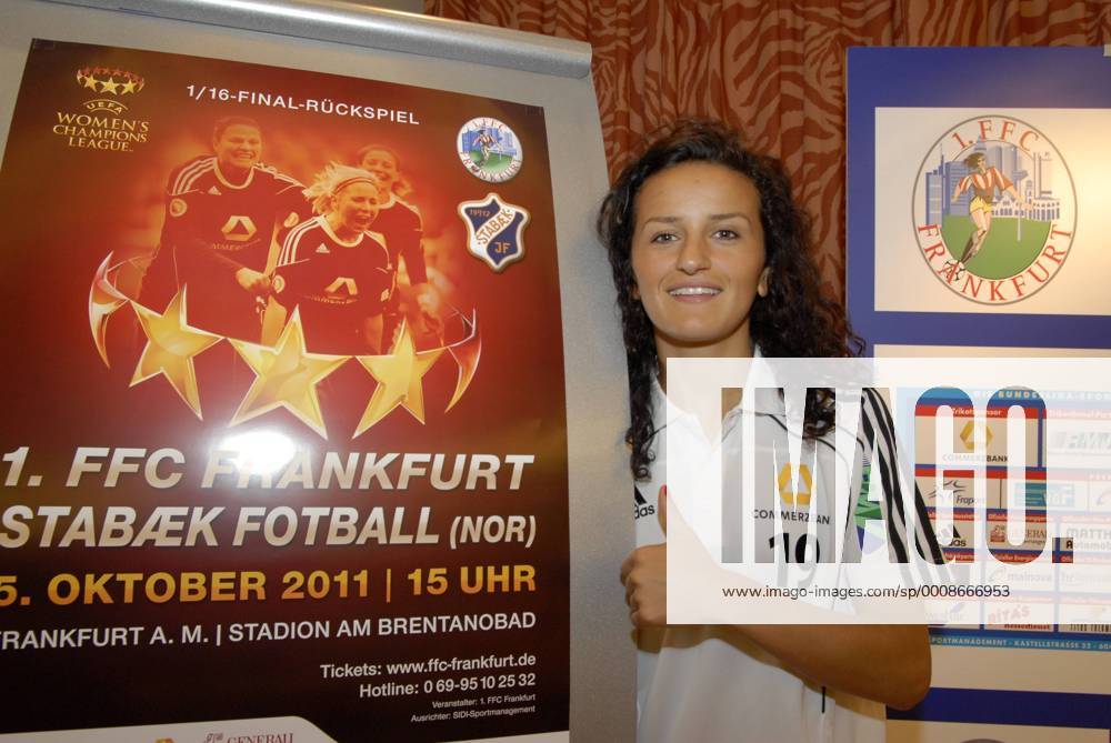 2011 2012, Pressekonferenz im Relaxa Hotel Frankfurt - 1. FFC Frankfurt vs. Stabaek FK in der UEFA Women s Champions League (UWCL) - Einzelbild Fatmire Bajramaj (FFC Frankfurt) gut gelaunt
