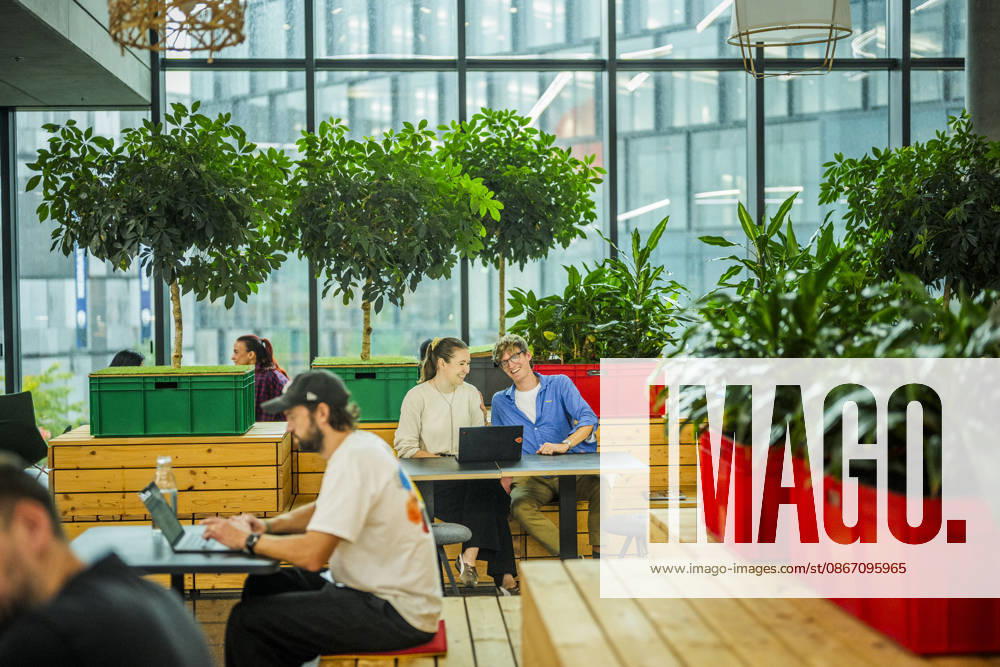 Fotostory Pressetermin bei Zalando: ZALANDO Outlet Store, Headquarter und Workspaces in Berlin aufgenommen am 16.09.2026....Berlin, 16.09.2026. Berlin Deutschland NUR FÜR REDAKTIONELLE ZWECKE - - BILDNUTZUNG NUR IM ZALANDO-KONTEXT