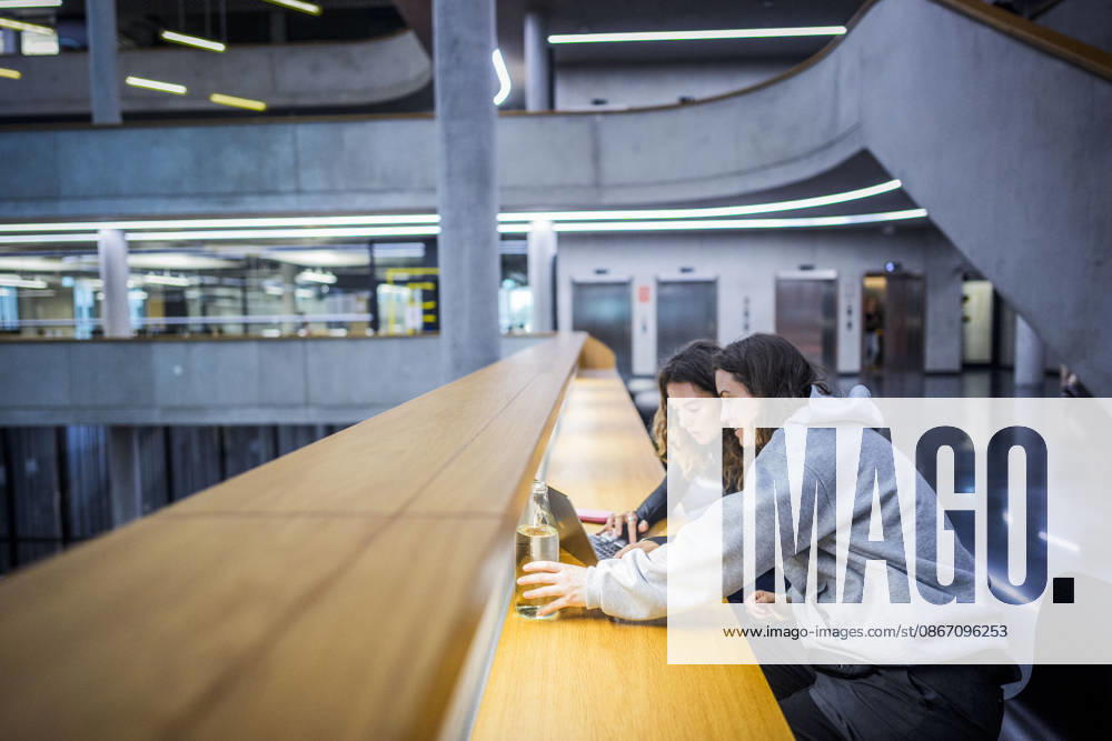 Fotostory Pressetermin bei Zalando: ZALANDO Outlet Store, Headquarter und Workspaces in Berlin aufgenommen am 16.09.2026....Berlin, 16.09.2026. Berlin Deutschland NUR FÜR REDAKTIONELLE ZWECKE - - BILDNUTZUNG NUR IM ZALANDO-KONTEXT