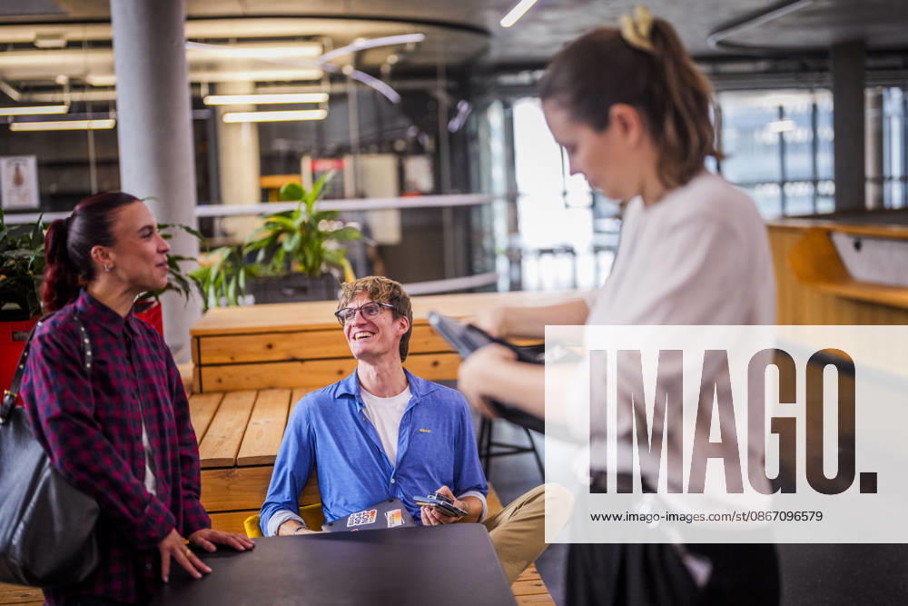 Fotostory Pressetermin bei Zalando: ZALANDO Outlet Store, Headquarter und Workspaces in Berlin aufgenommen am 16.09.2026....Berlin, 16.09.2026. Berlin Deutschland NUR FÜR REDAKTIONELLE ZWECKE - - BILDNUTZUNG NUR IM ZALANDO-KONTEXT