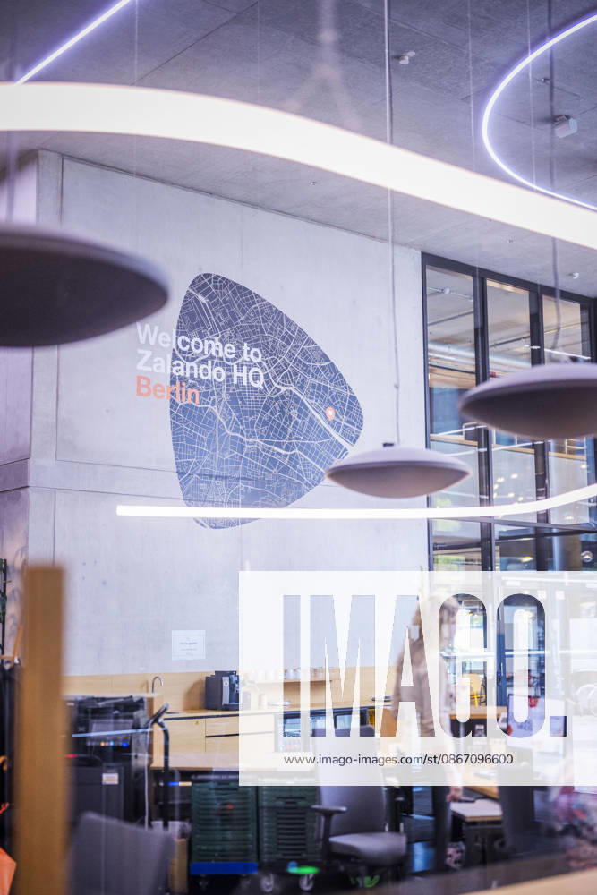 Fotostory Pressetermin bei Zalando: ZALANDO Outlet Store, Headquarter und Workspaces in Berlin aufgenommen am 16.09.2026....Berlin, 16.09.2026. Berlin Deutschland NUR FÜR REDAKTIONELLE ZWECKE - - BILDNUTZUNG NUR IM ZALANDO-KONTEXT