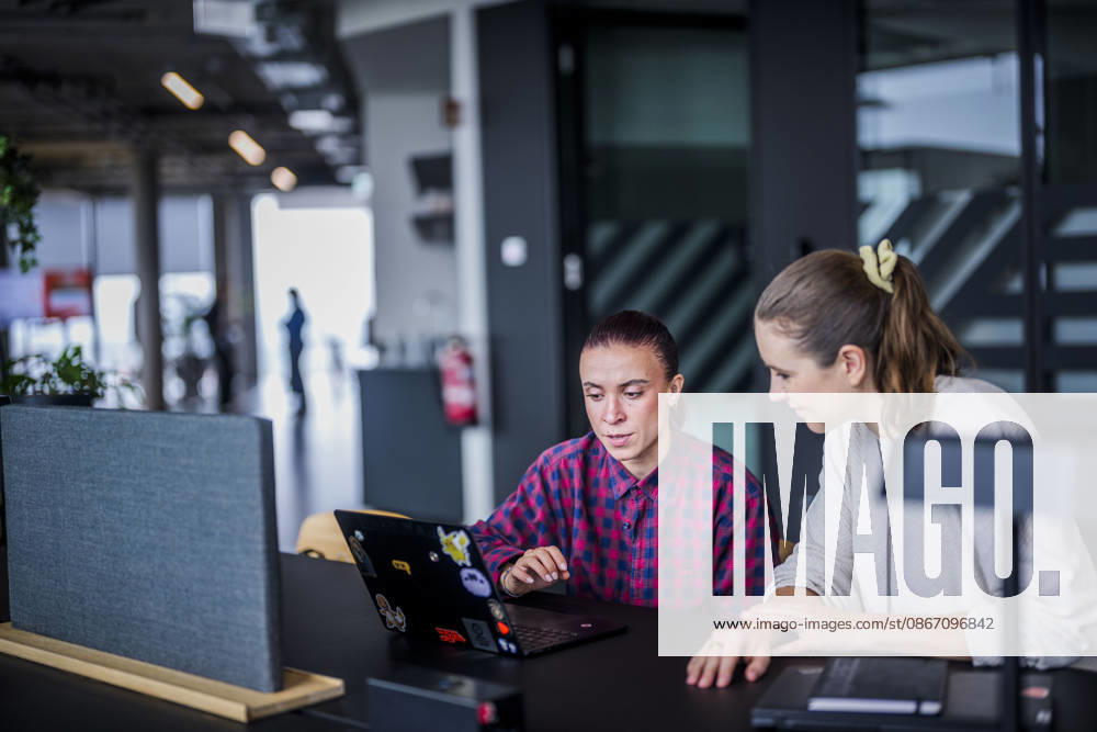Fotostory Pressetermin bei Zalando: ZALANDO Outlet Store, Headquarter und Workspaces in Berlin aufgenommen am 16.09.2026....Berlin, 16.09.2026. Berlin Deutschland NUR FÜR REDAKTIONELLE ZWECKE - - BILDNUTZUNG NUR IM ZALANDO-KONTEXT