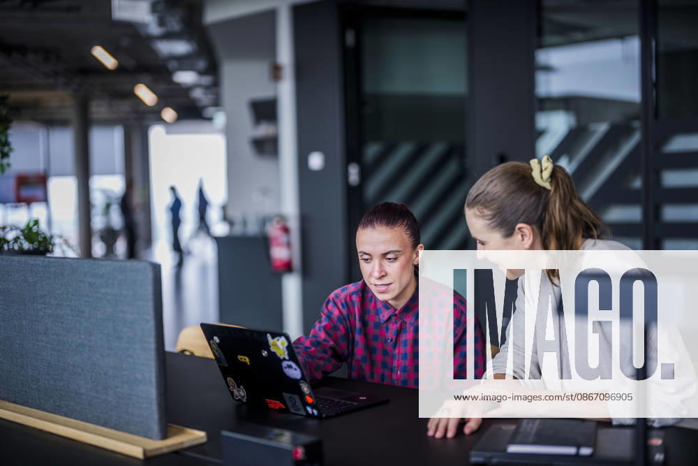 Fotostory Pressetermin bei Zalando: ZALANDO Outlet Store, Headquarter und Workspaces in Berlin aufgenommen am 16.09.2026....Berlin, 16.09.2026. Berlin Deutschland NUR FÜR REDAKTIONELLE ZWECKE - - BILDNUTZUNG NUR IM ZALANDO-KONTEXT