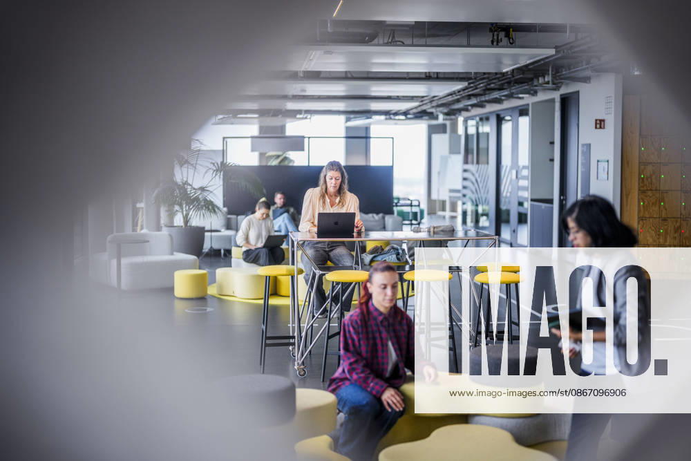 Fotostory Pressetermin bei Zalando: ZALANDO Outlet Store, Headquarter und Workspaces in Berlin aufgenommen am 16.09.2026....Berlin, 16.09.2026. Berlin Deutschland NUR FÜR REDAKTIONELLE ZWECKE - - BILDNUTZUNG NUR IM ZALANDO-KONTEXT