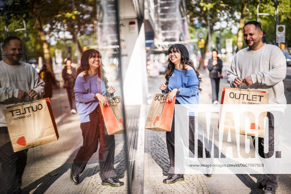 Fotostory Pressetermin bei Zalando: ZALANDO Outlet Store, Headquarter und Workspaces in Berlin aufgenommen am 16.09.2026....Berlin, 16.09.2026. Berlin Deutschland NUR FÜR REDAKTIONELLE ZWECKE - - BILDNUTZUNG NUR IM ZALANDO-KONTEXT