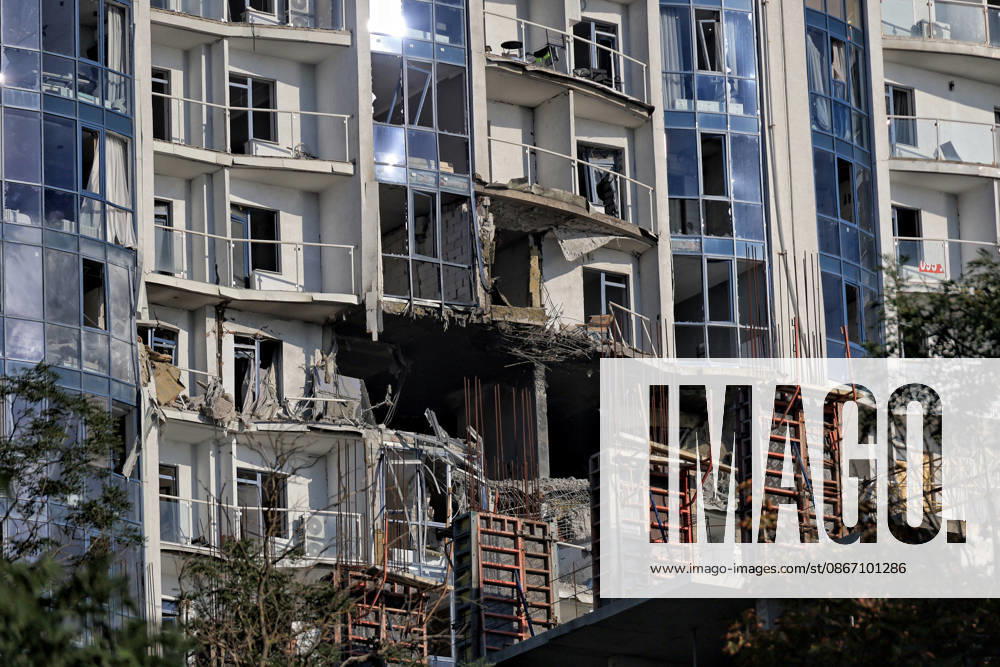 A 19-storey apartment block is damaged by a Russian drone strike in Odesa, Ukraine, September 17, 2026. Ten apartments between the 14th and 16th floors sustained significant damage. Three people, including a four-year-old child, were injured. (Photo by Nina Liashonok Ukrinform) Overnight Russian attack damages 19-storey apartment block in Odesa