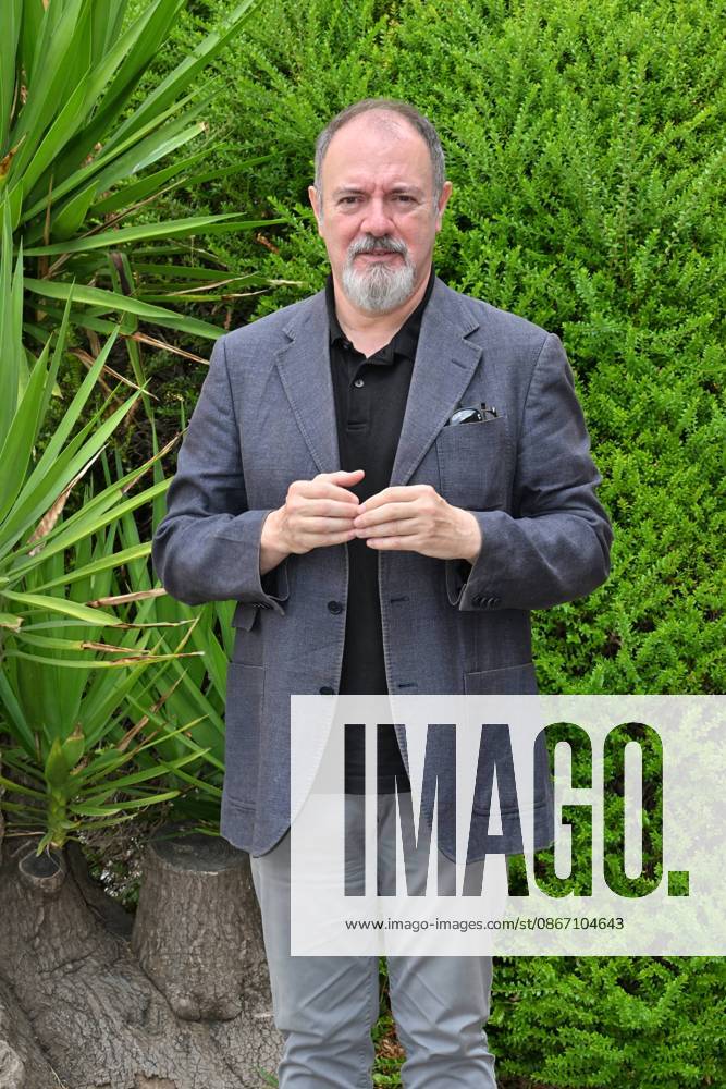 IPA88634659 - Rome: Rai Studios on Via Teulada. Photocall for the show *Misteri dimenticati*—*Blu notte* with Carlo Lucarelli. Pictured: Carlo Lucarelli