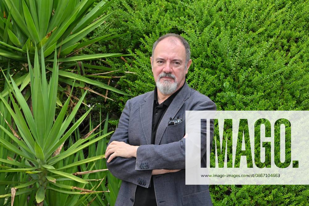 IPA88634689 - Rome: Rai Studios on Via Teulada. Photocall for the show *Misteri dimenticati*—*Blu notte* with Carlo Lucarelli. Pictured: Carlo Lucarelli