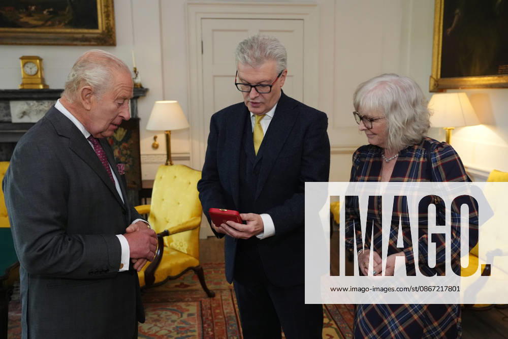 King Charles III at Dumfries House King Charles III presents the King s Medal for Music to Sir James MacMillan, accompanied by Lady MacMillan, at Dumfries House in Cumnock, Ayrshire. Picture date: Friday September 18, 2026., Credit:Jonathan Brady PA ROTA - B68 Avalon UK, Cumnock