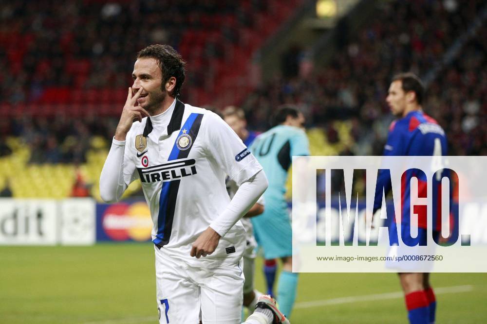 Giampaolo Pazzini Inter Celebration UEFA Champions League 2011 2012 CSKA Moscow vs Inter Milan Nuccix