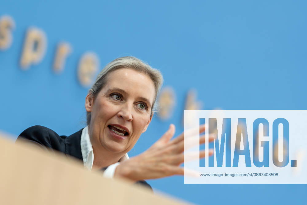 Alice Weidel, Bundesvorsitzende AfD, während der Bundespressekonferenz;Bundespressekonferenz in Berlin - Wahlnachlese nach den Landtagswahlen in Mecklenburg-Vorpommern und Berlin, Berlin Berlin Deutschland Haus der Bundespressekonferenz