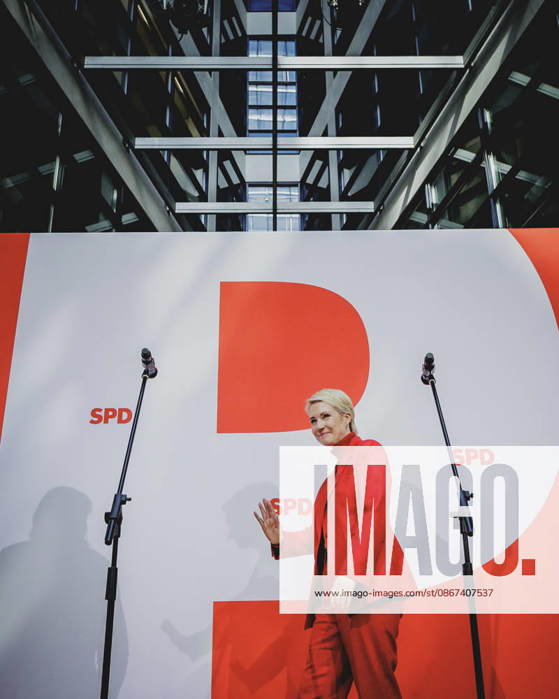 Manuela Schwesig, Ministerpraesidentin und Spitzenkandidatin der SPD fuer die Landtagswahl in Mecklenburg-Vorpommern, aufgenommen im Rahmen einer Pressekonferenz als Reaktion auf die Landtagswahl in Mecklenburg-Vorpommern sowie die Berliner Abgeordnetenhauswahl in Berlin, 21.09.2026. Waehrend Die Linke die Wahl in Berlin mit 25,7% vor der CDU gewonnen hat, siegte in Mecklenburg-Vorpommern die AfD mit 38,2% vor der SPD. Erstmals nicht ueber die 5%-Huerde geschafft hat es die CDU in Mecklenburg-Vorpommern. Berlin Deutschland