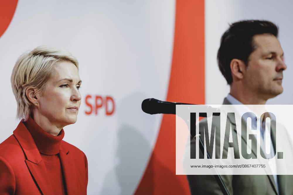 (L-R) Manuela Schwesig, Ministerpraesidentin und Spitzenkandidatin der SPD fuer die Landtagswahl in Mecklenburg-Vorpommern, und Steffen Krach, SPD-Spitzenkandidat fuer die Abgeordnetenhaus-Wahl in Berlin, aufgenommen im Rahmen einer Pressekonferenz als Reaktion auf die Landtagswahl in Mecklenburg-Vorpommern sowie die Berliner Abgeordnetenhauswahl in Berlin, 21.09.2026. Waehrend Die Linke die Wahl in Berlin mit 25,7% vor der CDU gewonnen hat, siegte in Mecklenburg-Vorpommern die AfD mit 38,2% vor der SPD. Erstmals nicht ueber die 5%-Huerde geschafft hat es die CDU in Mecklenburg-Vorpommern. Berlin Deutschland