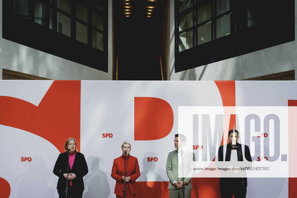 (L-R) Baerbel Bas (SPD), Bundesministerin fuer Arbeit und Soziales, Manuela Schwesig, Ministerpraesidentin und Spitzenkandidatin der SPD fuer die Landtagswahl in Mecklenburg-Vorpommern, Steffen Krach, SPD-Spitzenkandidat fuer die Abgeordnetenhaus-Wahl in Berlin, und Lars Klingbeil, Bundesminister der Finanzen, aufgenommen im Rahmen einer Pressekonferenz als Reaktion auf die Landtagswahl in Mecklenburg-Vorpommern sowie die Berliner Abgeordnetenhauswahl in Berlin, 21.09.2026. Waehrend Die Linke die Wahl in Berlin mit 25,7% vor der CDU gewonnen hat, siegte in Mecklenburg-Vorpommern die AfD mit 38,2% vor der SPD. Erstmals nicht ueber die 5%-Huerde geschafft hat es die CDU in Mecklenburg-Vorpommern. Berlin Deutschland