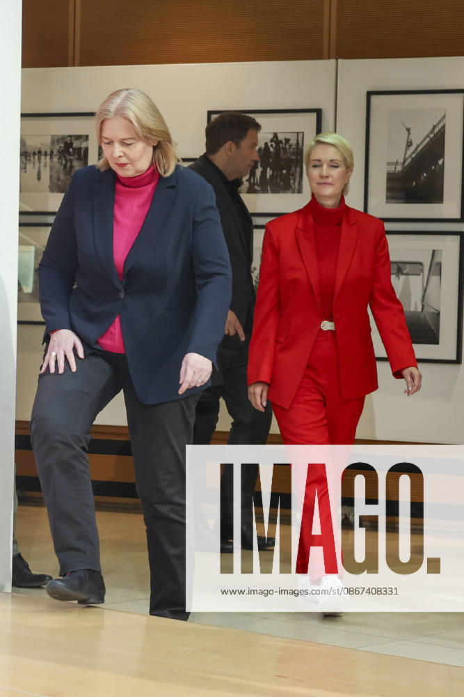 Bärbel Bas und Manuela Schwesig bei der Pressekonferenz nach den Landtagswahlen in Berlin und Mecklenburg Vorpommern im Willy Brandt Haus am 21.09.26 SPD-Spitze zur PK nach Landtagswahlen in Berlin