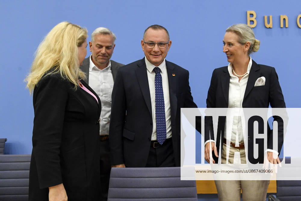 ABB BPK- Leif-Erik Holm, AfD-Mecklenburg-Vorpommern Kristin Brinker, AfD-Spitzenkandidatin in Berlin. Alice Weidel, Bundessprecherin der AfD und Co-Vorsitzende der AfD-Fraktion , Tino Chrupalla, Bundessprecher der AfD und Co-Vorsitzender der AfD-Fraktion Thema AfD - Auswirkungen der Landtagswahlen in Berlin und Mecklenburg-Vorpommern auf die Bundespolitik Statment auf der BPK Bundespressekonferenz am 21.09.2026 in Berlin Berlin Deutschland