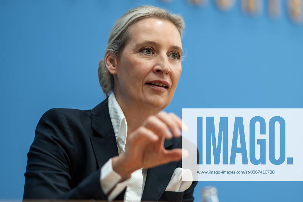 Alice Weidel, Bundesvorsitzende AfD, während der Bundespressekonferenz;Bundespressekonferenz in Berlin - Wahlnachlese nach den Landtagswahlen in Mecklenburg-Vorpommern und Berlin, Berlin Berlin Deutschland Haus der Bundespressekonferenz
