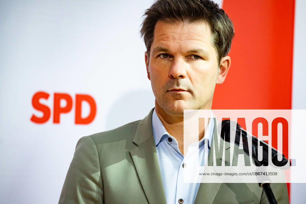 Spitzenkandidaten der SPD in Berlin Steffen Krach bei einer Pressekonferenz im Willy-Brandt-Haus in Berlin am 21. September 2026. Reaktionen auf den Landtagswahlen in Mecklenburg-Vorpommern und Berlin