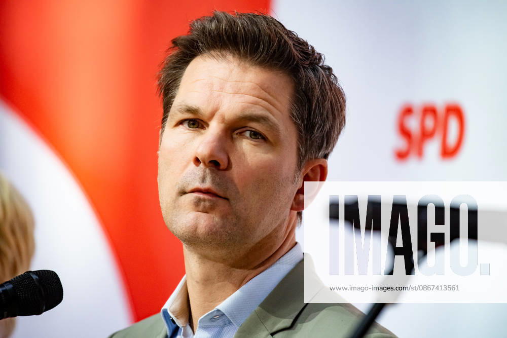 Spitzenkandidaten der SPD in Berlin Steffen Krach bei einer Pressekonferenz im Willy-Brandt-Haus in Berlin am 21. September 2026. Reaktionen auf den Landtagswahlen in Mecklenburg-Vorpommern und Berlin