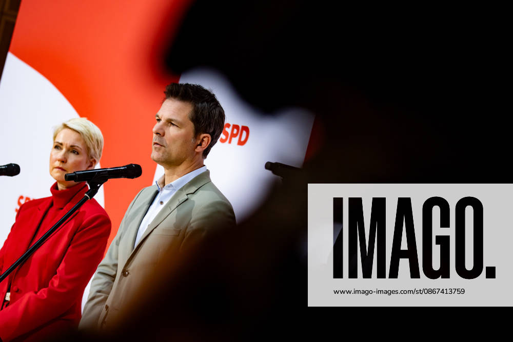 Spitzenkandidaten der SPD in Mecklenburg-Vorpommern Manuela Schwesig (L) und in Berlin Steffen Krach (R) bei einer Pressekonferenz im Willy-Brandt-Haus in Berlin am 21. September 2026. Reaktionen auf den Landtagswahlen in Mecklenburg-Vorpommern und Berlin