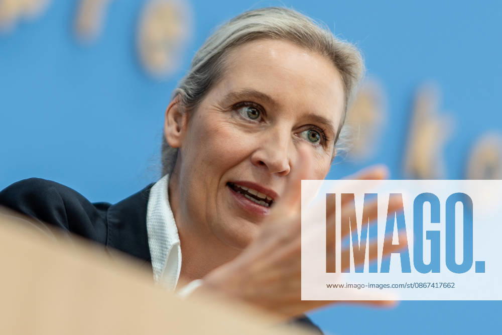Alice Weidel, Bundesvorsitzende AfD, während der Bundespressekonferenz;Bundespressekonferenz in Berlin - Wahlnachlese nach den Landtagswahlen in Mecklenburg-Vorpommern und Berlin, Berlin Berlin Deutschland Haus der Bundespressekonferenz