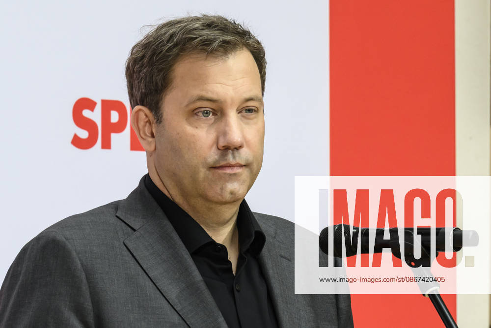Im Bild v.l.: Lars Klingbeil, GER, Berlin, SPD Pressekonferenz nach den Wahlen in Berlin und Mecklenburg Vorpommern - MV, im Atrium, Willy-Brandt-Haus, Wilhelmstraße 141, 10963 Berlin, 21.09.2026,