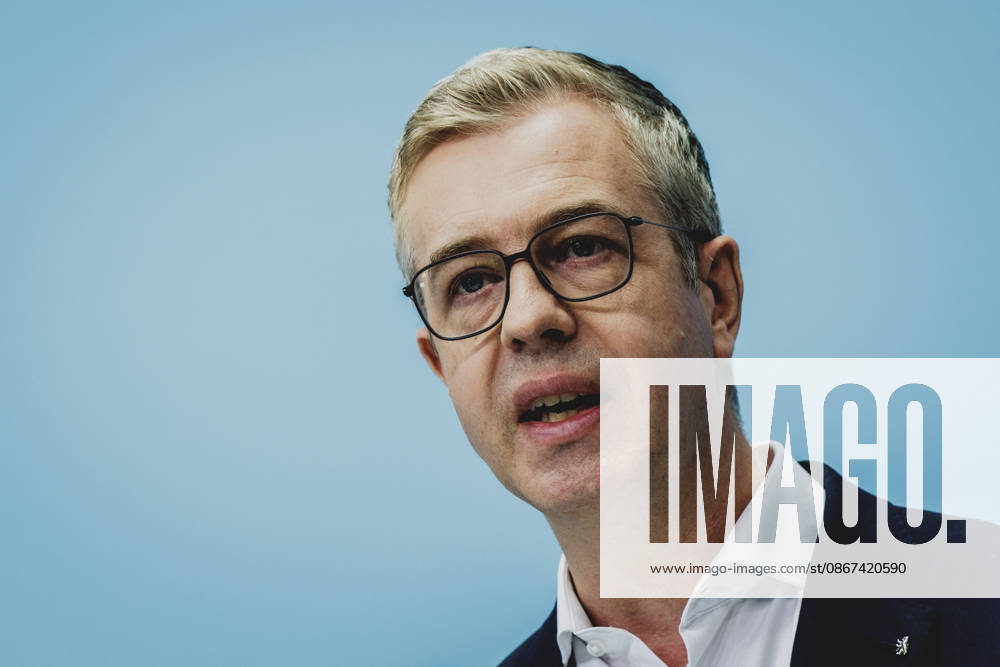 Stefan Evers, CDU-Spitzenkandidat fuer die Abgeordnetenhaus-Wahl in Berlin, aufgenommen im Rahmen einer Pressekonferenz als Reaktion auf die Landtagswahl in Mecklenburg-Vorpommern sowie die Berliner Abgeordnetenhauswahl in Berlin, 21.09.2026. Waehrend Die Linke die Wahl in Berlin mit 25,7% vor der CDU gewonnen hat, siegte in Mecklenburg-Vorpommern die AfD mit 38,2% vor der SPD. Erstmals nicht ueber die 5%-Huerde geschafft hat es die CDU in Mecklenburg-Vorpommern. Berlin Deutschland